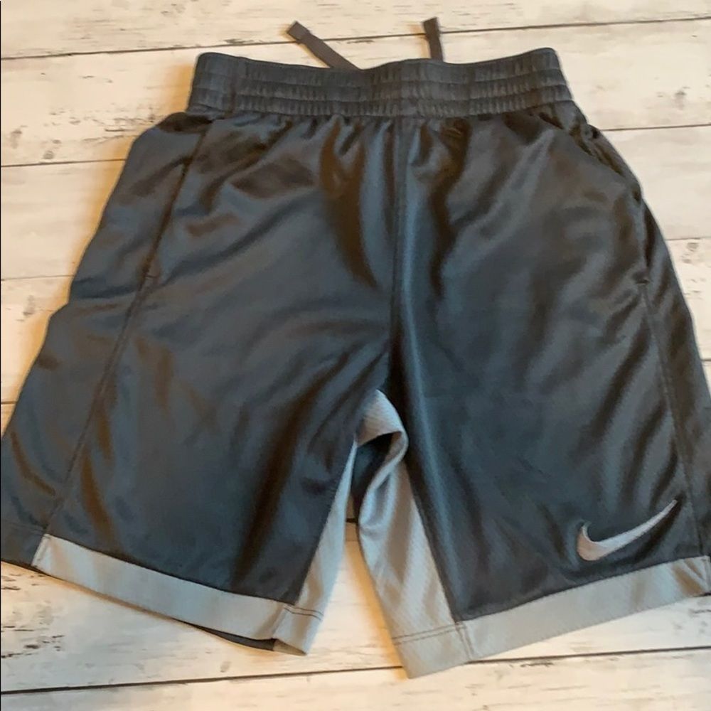 Nike Dri-Fit Shorts SZ Medium